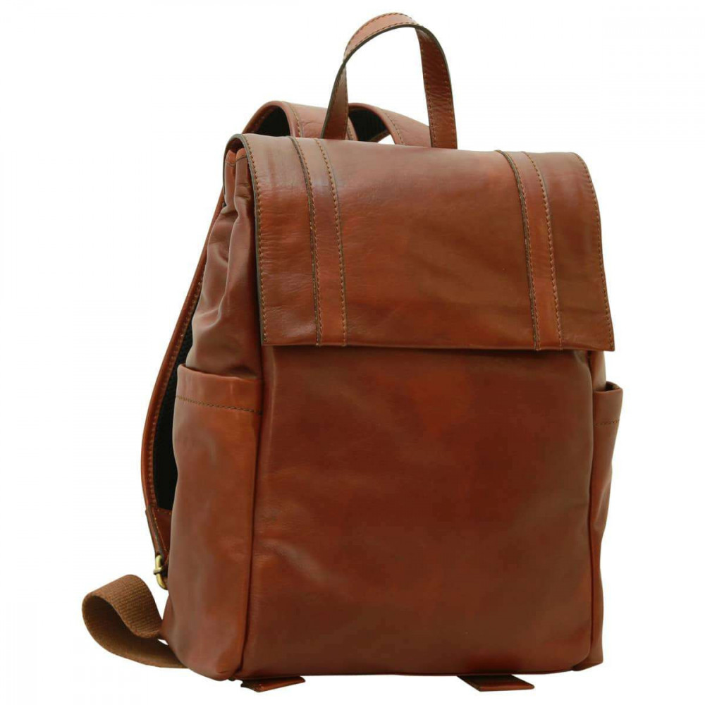 Zaino glam unisex porta latop in pelle di vitello marrone. Italianfashionglam Zaino glam unisex porta latop in pelle di vitello marrone. Italianfashionglam