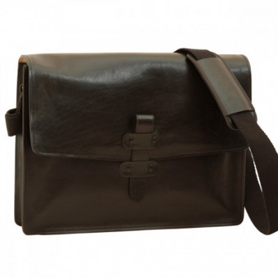 Borsa tracolla messenger da uomo in pelle morbida nero. Italianfashionglam