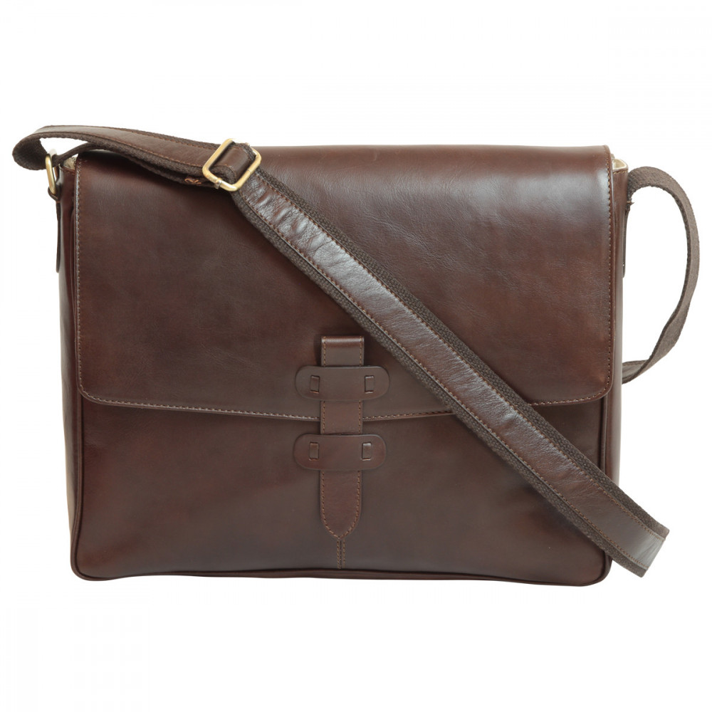 Borsa tracolla messenger da uomo in pelle testa di moro. Italianfashionglam Borsa tracolla messenger da uomo in pelle testa di moro. Italianfashionglam
