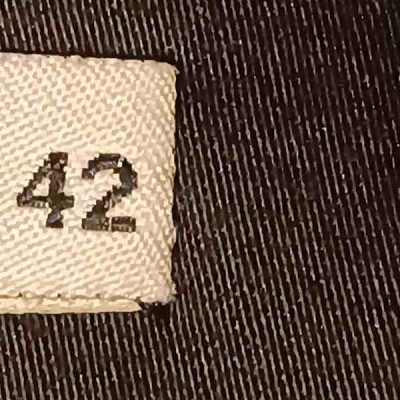 Miu Miu - Bermuda da donna in lana vergine color nero  - Italianfashionglam